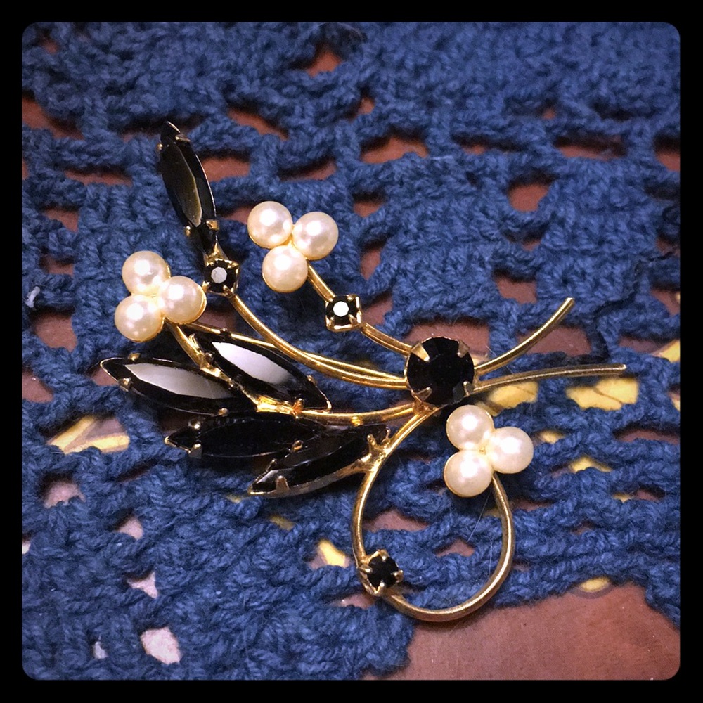 Vintage Black and Pearl Brooch